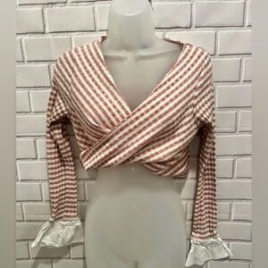 DAY & NIGHT women long sleeve crop top /size M